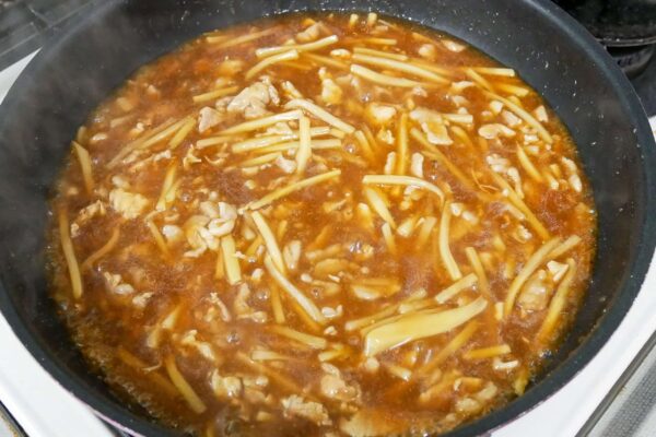 鳥羽周作シェフ・肉あんかけ焼きそば