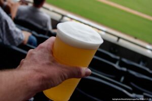 スタジアムで飲むビール