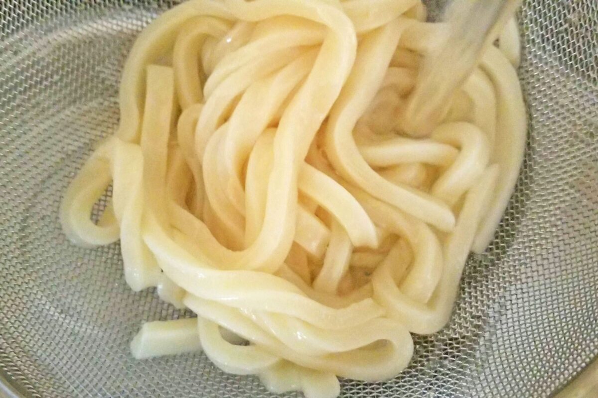 旨塩釜玉冷やしうどん・水