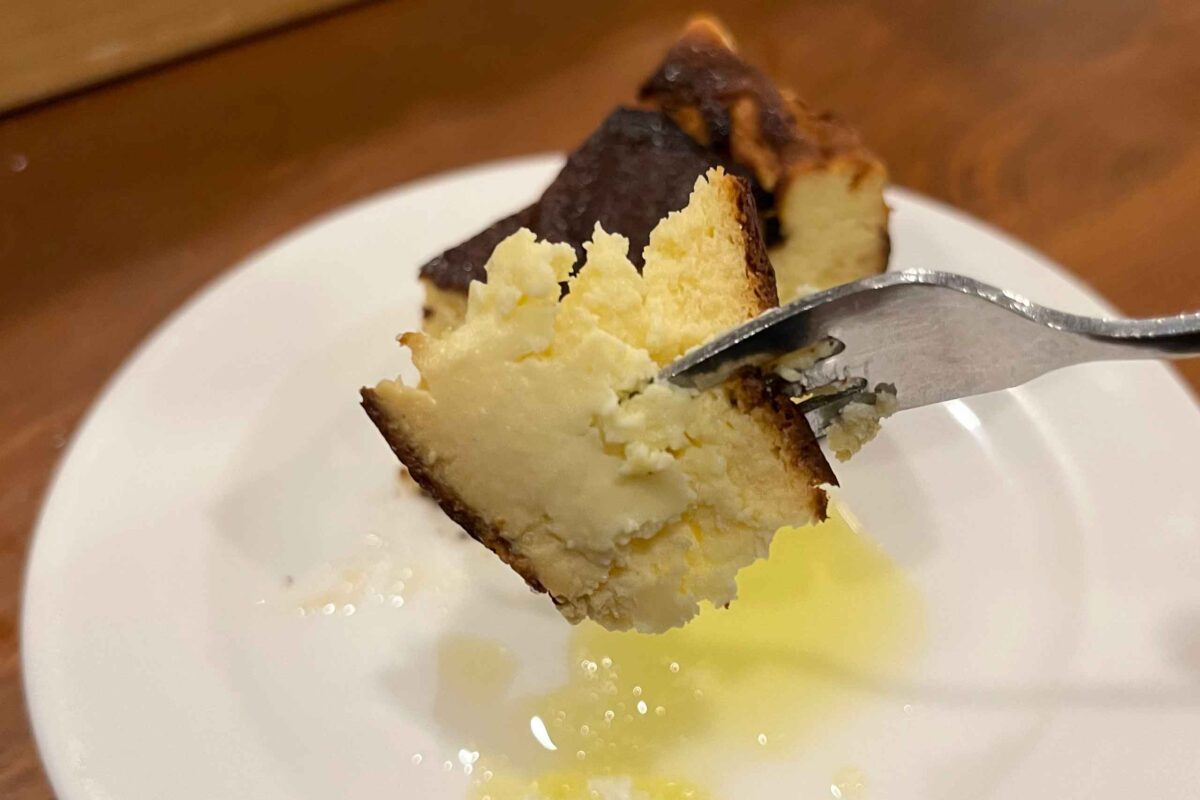 バルデエスパーニャ セントラル　甘夏のバスク風チーズケーキ　アップ
