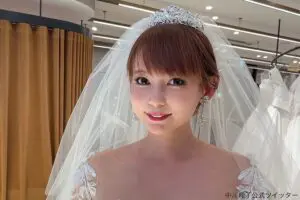 中川翔子、ウエディングドレス姿を披露　左手薬指に指輪キラリ