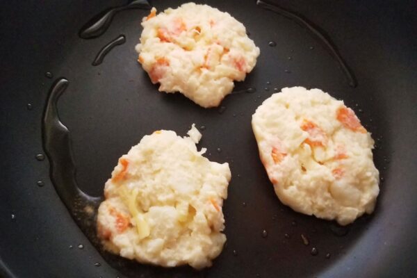 ポテトサラダで作るいももち・フライパン