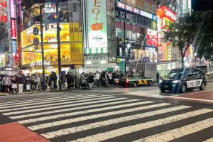 7人が負傷した渋谷「スクランブル交差点」交通事故、翌日の現場は早くも危機感ゼロ