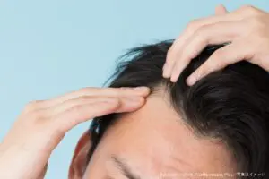 4割近くが季節の変わり目に感じる頭髪の悩み　女性はホルモンバランスの影響も