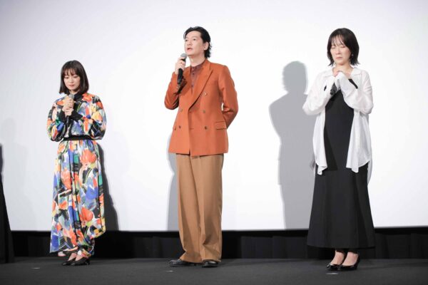 映画『人生に詰んだ元アイドルは、赤の他人のおっさんと住む選択をした』公開記念舞台挨拶