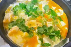 食事処さくらの卵でまとめる「煮豆腐」がバケモノ級の美味しさ　豆腐なのに米がかきこめる…