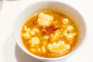 鍋で余ったマロニー、ハウス食品公式の「アレンジスープ」が最高　ピリ辛でクセになる…