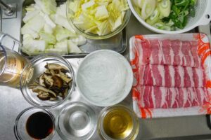 白菜・豚バラ・春雨の土鍋蒸し