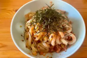 武島たけしの「焦がしガリねぎ明太バターうどん」がヤバすぎ　背徳飯が最高に美味い