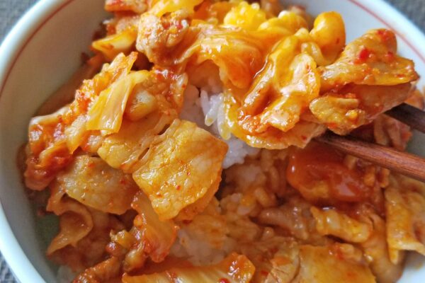 3分で完成する究極の豚キムチ丼・実食