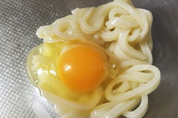 絶品たまごかけチーズうどん・卵