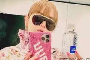 浜崎あゆみ、独特デザインのサングラス姿公開　「あゆにしか似合わない」「デカ」