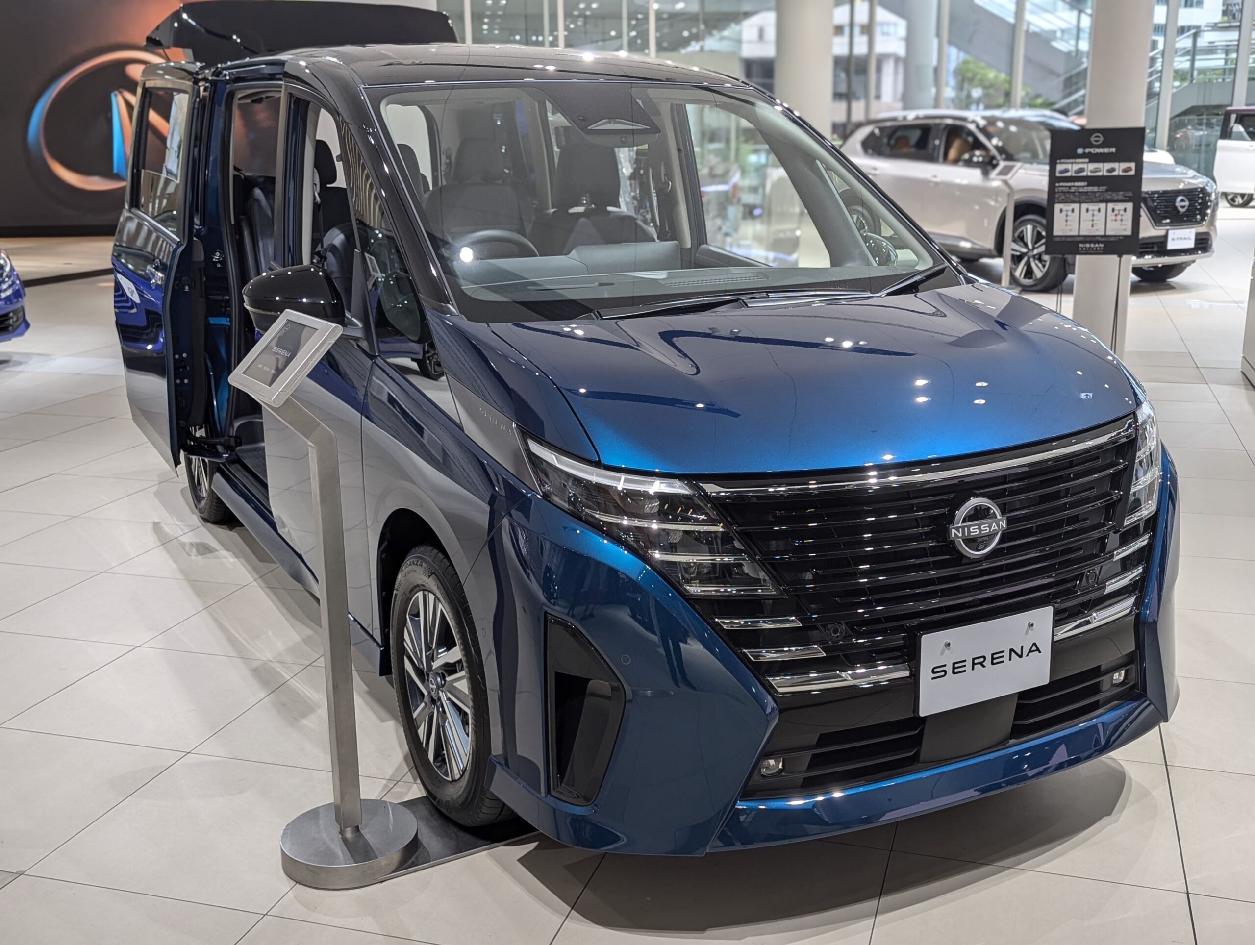 動画ではわかりづらい『日産セレナ』の魅力がスゴかった – Sirabee