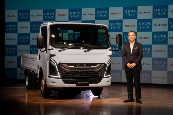 ISUZU「ELFmio」