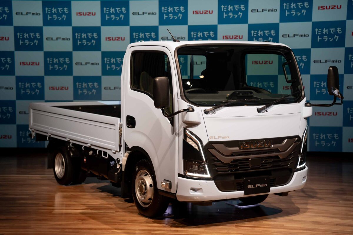 ISUZU「ELFmio」