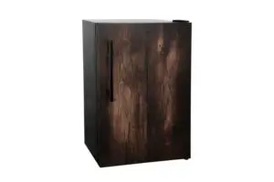 122L直冷式ワンドア冷蔵庫がなんと半額　オシャレな木目ドアでリビングにマッチ【Amazonセール】