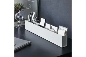 机ごちゃつく問題は、 山崎実業の「仕切りが動かせるオーガナイザー」でスッキリ解決【Amazonセール】