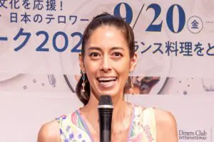 森泉、”ママ森”こと祖母・英恵さんの食育に本音をポツリ　「大人と同じものを食べるけど…」