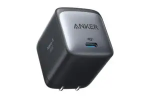 Ankerの万能すぎる小型充電器が3790円！　スマホもノートPCもコレ1つでOK