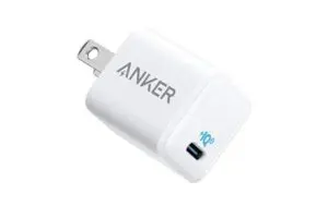 1415円で買える「Ankerの小型万能充電器」　全部のバッグに入れておいて良いかも