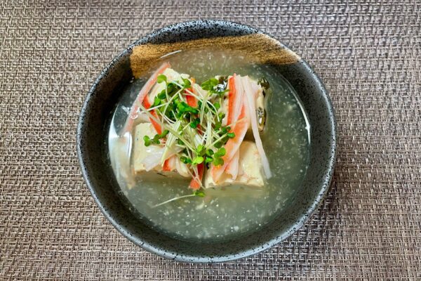 豆腐バーのカニカマ白だしあんかけ