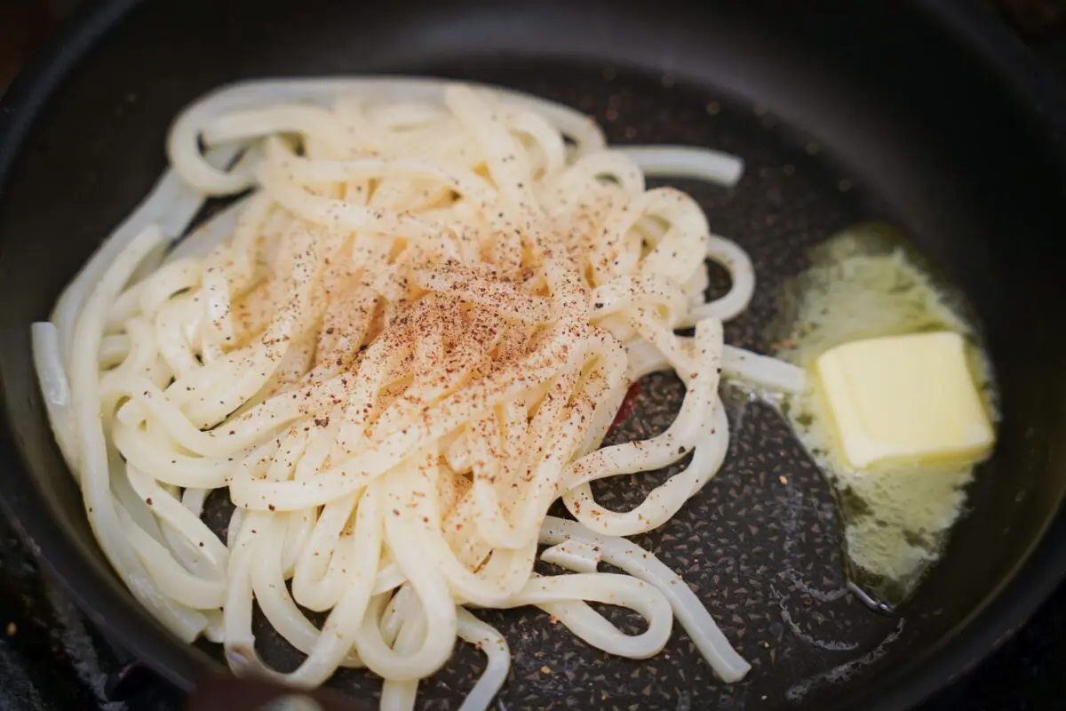 冷凍うどん フライパン トップ