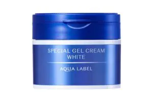 杏・清野菜名がCM出演中の『アクアレーベル』がAmazonでセール価格に