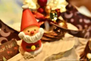 サンタさんの正体、早めに気付いていた人が約半数 「プレゼントを置く気配で…」