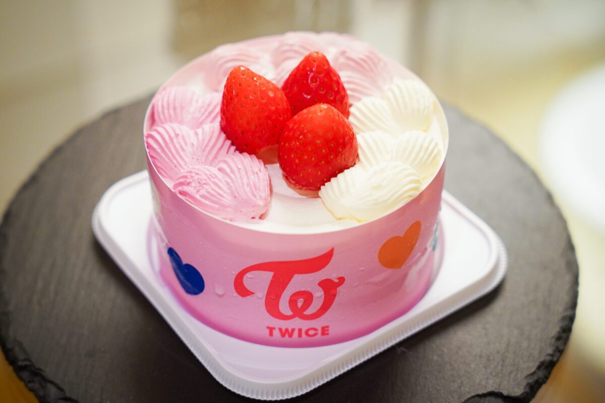 TWICE ハピネスケーキ