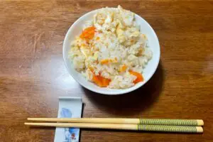 日の出みりん「野菜まるごと炊き込みごはん」が驚きの美味しさ　料理酒だけで旨みがこんなに引き立つなんて…