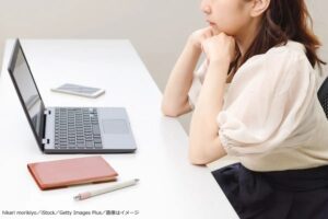 8割以上が「何でも否定してくる相手」にウンザリ　会うと体調を崩すという人も…