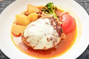 笠原将弘さんの「絶対に失敗しない」煮込みハンバーグが超ラク　全部このレシピがいい…