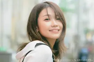 石垣島で見つけた“本屋で働く美女”が話題に 「めっちゃ可愛い」「倉科カナみたい」