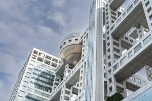 『文春』フジ社員関与の内容訂正、海外では誤解されたまま？　パックンは「許されない」