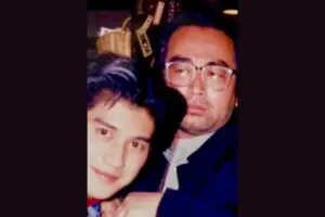 川﨑麻世、志村けんさんとの思い出写真に驚きの声　「別人みたい」「知ってる志村さんではない」