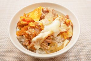 和田明日香さんの「絶対失敗しない親子丼」　“味が染みる秘訣”もすごかった