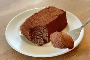 驚くほど簡単! 材料2つで作れる「生チョコケーキ」が混ぜて冷やすだけで超絶品