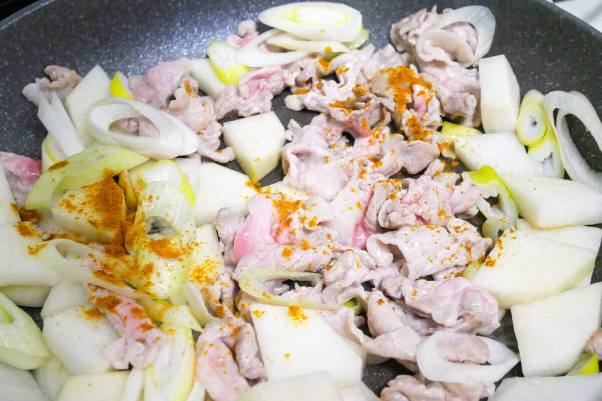 大根と豚肉のしょう油煮込み