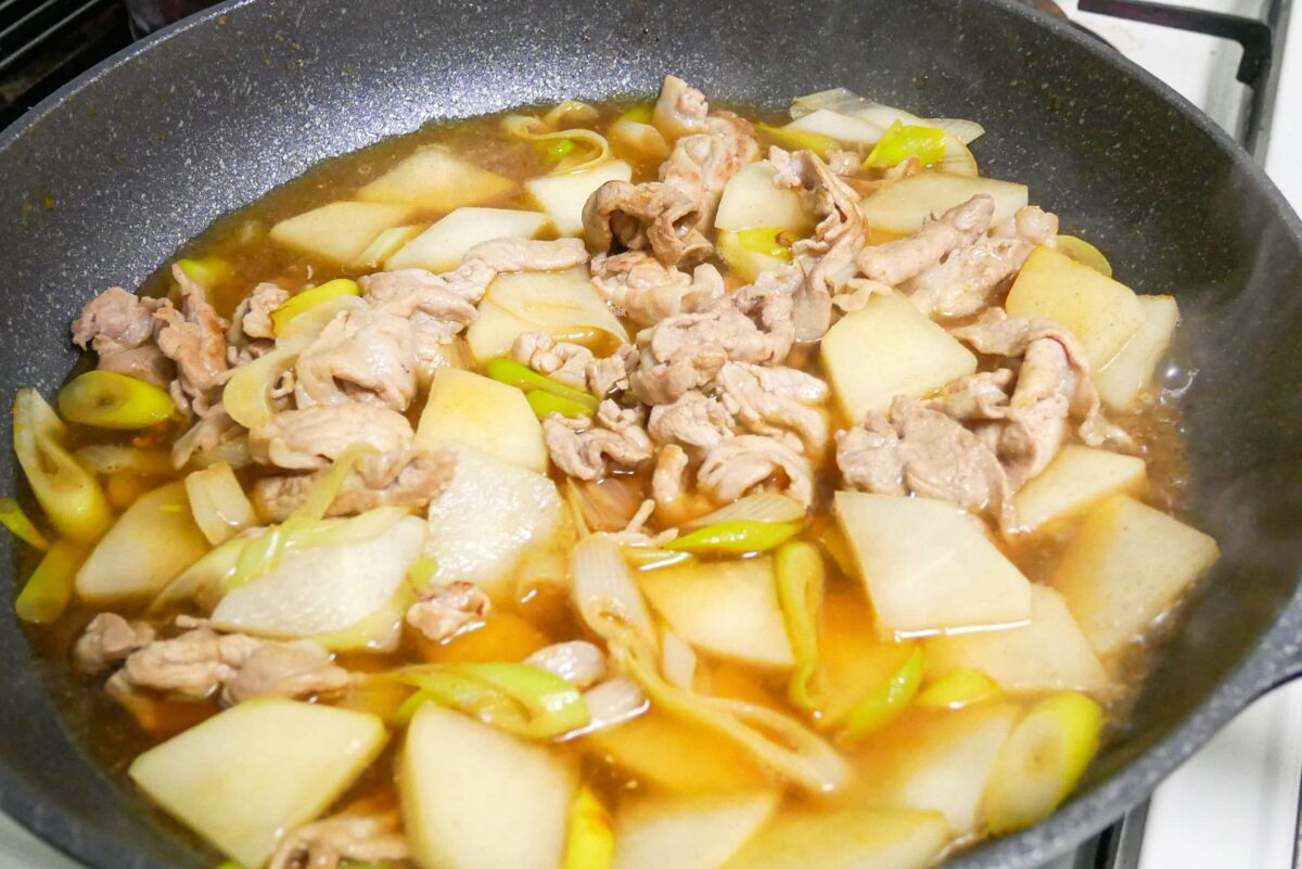 大根と豚肉のしょう油煮込み