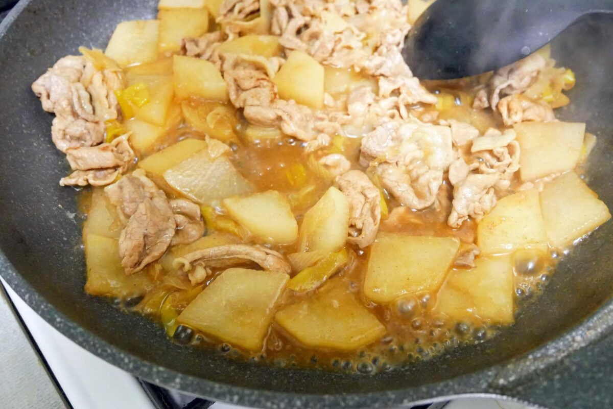 大根と豚肉のしょう油煮込み