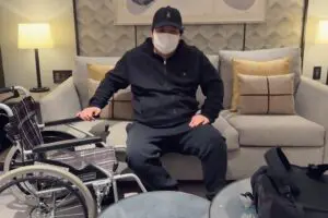 登録者数231万人YouTuberが車椅子生活へ 「好き放題食い続けて…」理由に心配の声