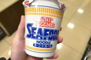 シーフードヌードル、アレルゲンの2文字に「知らなかった」の声　日清食品の回答で二度驚く…
