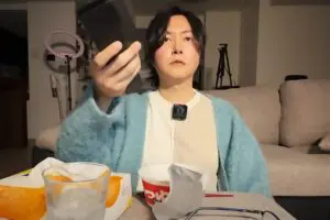 リュウジ氏、再現した「赤いきつね」CMが…　“アレ”にしか見えないとツッコミ相次ぐ