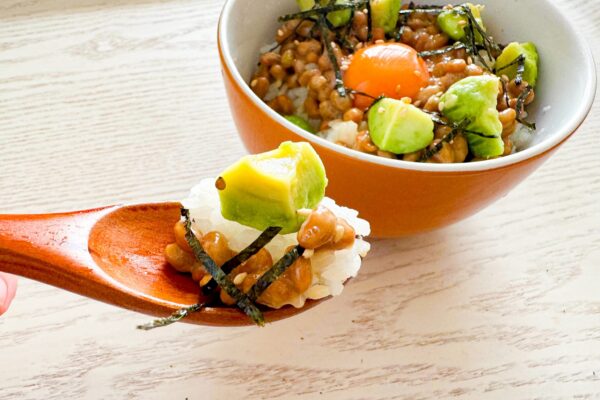 納豆アボカドごはん