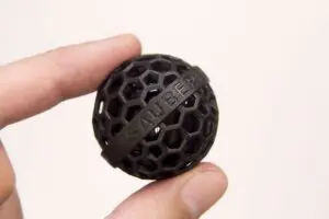 バッグの底にホコリやチリが溜まるプチストレス、この「魔法のボール」を入れるだけで解決しました