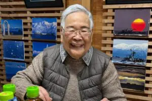 人気芸人、“おばあちゃん”の誕生日祝福 正体に驚きの声「ググッたら出てきた」