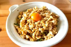 かっちゃんねるの「豆腐そぼろ混ぜそば」がコスパ最強　まるで肉のような満足感