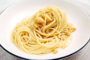 セブンの“アレ”で作る「和風ペペロンチーノ」がバズる旨さ 薄幸がハマるズボラ飯