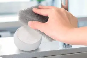 サンサンスポンジに新しい“相棒”が登場　食器用洗剤とは思えぬ見た目と中身に驚きです【新製品 5行レビュー】