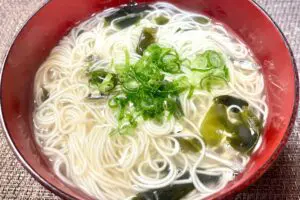 袋麺を作る並にカンタン！　奥薗壽子さんの「わかめにゅうめん」が体に染みる…